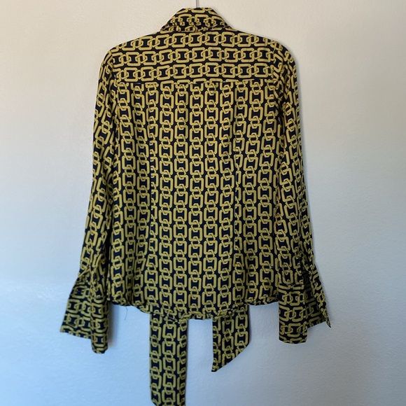 Milly silk long sleeve button down chain blouse size 8 gold blue EUC - Picture 7 of 7